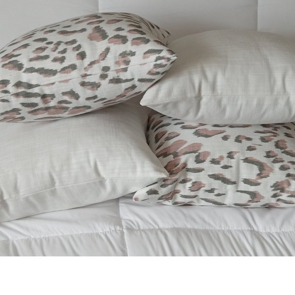 White Accent Pillow - Handcrafted - High Quality Cotton - 11'x9.5" - Made in USA - Picture 4 of 5